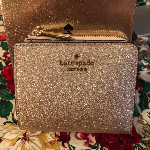🌟KATE SPADE WALLET NWT 🎉HOST PICK - Picture 12 of 16